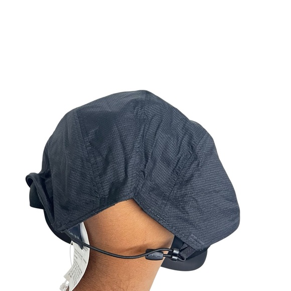 New Arc’teryx Norvan Regular Brim Hat in Black - Picture 3 of 6